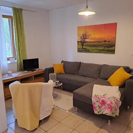Julis 1 In 3430 Tulln * トゥルン